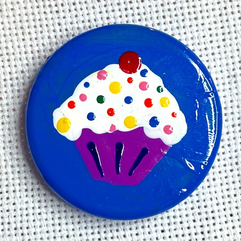 MAGNET Needle Minder Hand Painted Cupcake for Cross Stitch Embroidery Sewing